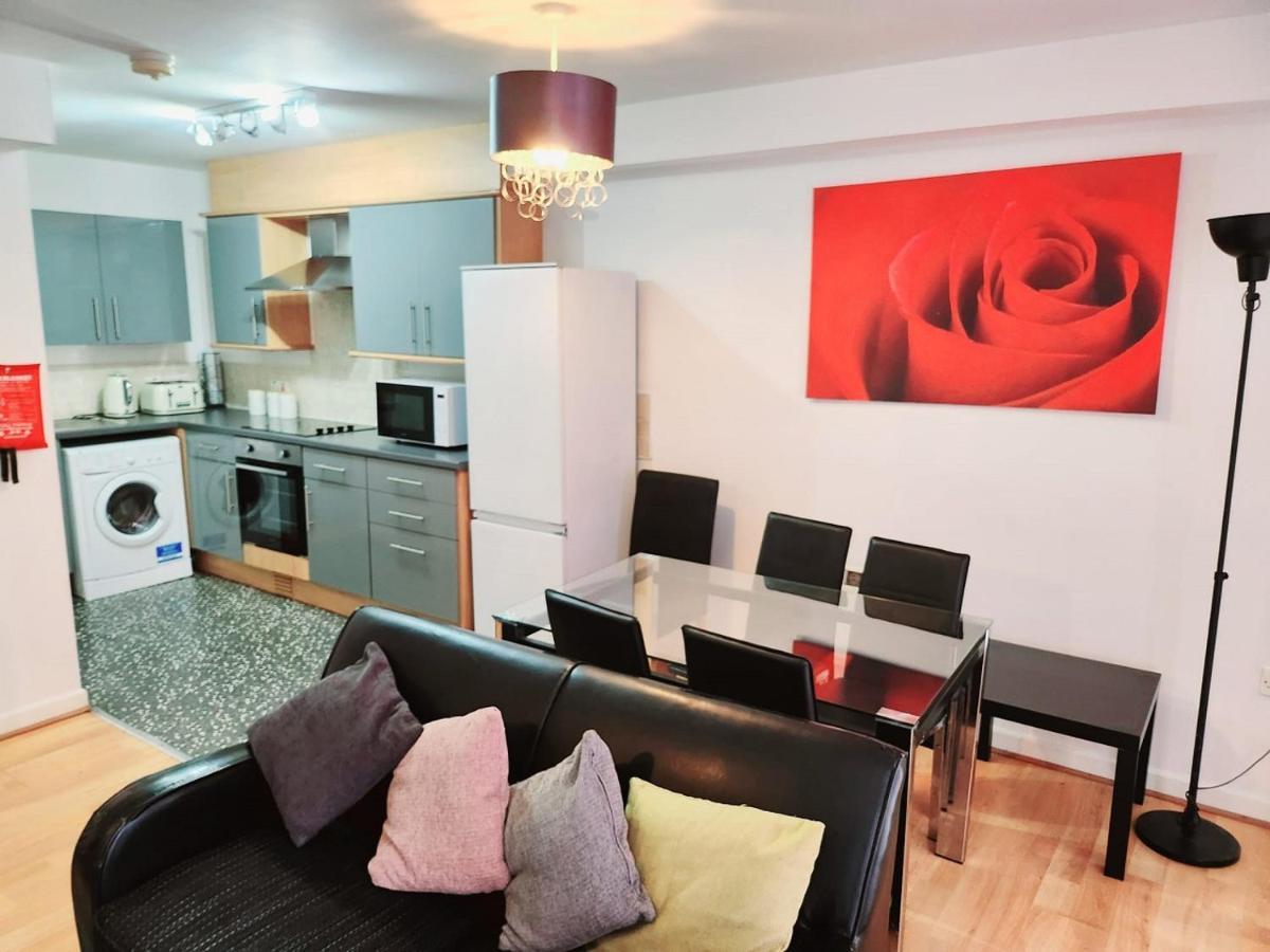 Flat Near Centre